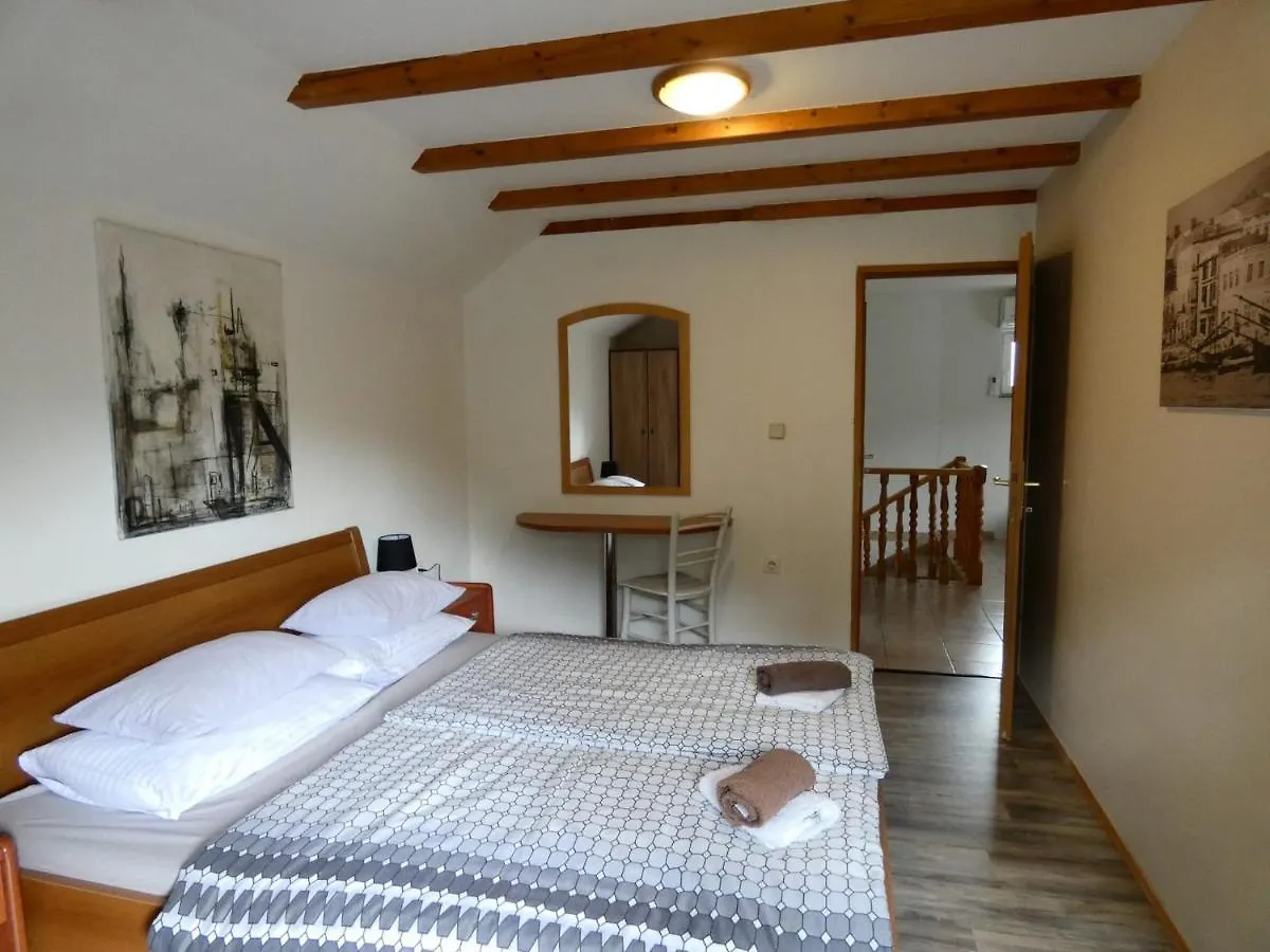 Villa Lipa With Pool Grizane-Belgrad