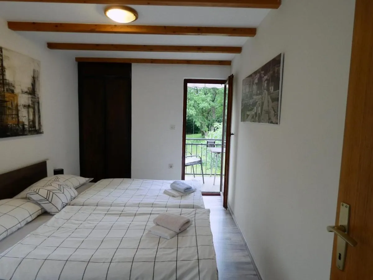 Villa Lipa With Pool Grizane-Belgrad